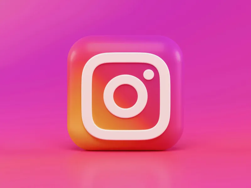 Meta Launches "Instagram Instants": A New Standalone App for Raw, Disappearing Moments
